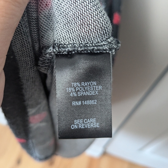 TORRID Roses Pattern Plus Size Dress Size 2x Super Soft Short Sleeve - Picture 7 of 10